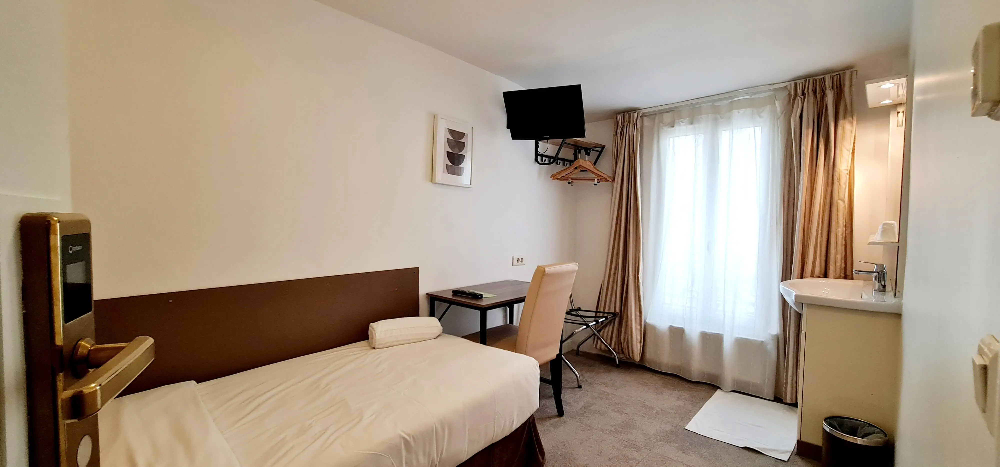 Chambre Single sans douche | Single Room without shower